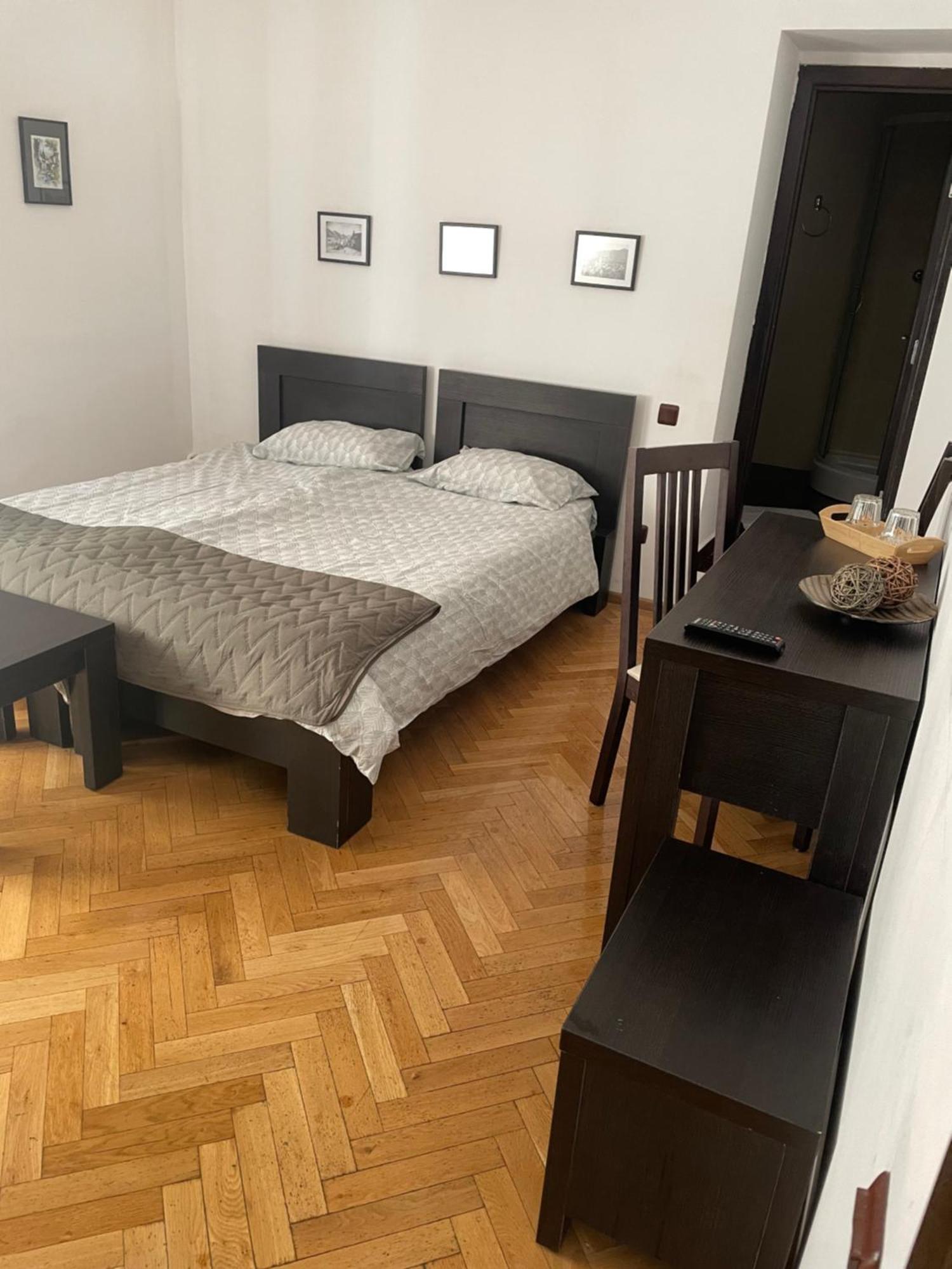 Rami House Central Double Rooms Braşov Exteriör bild