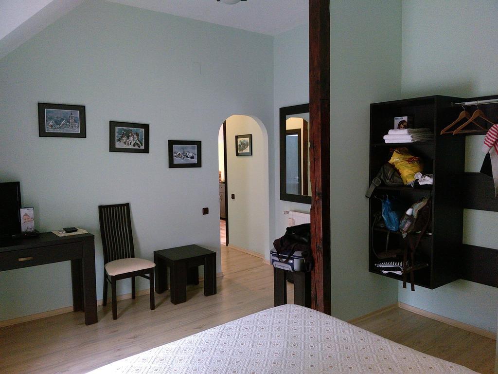 Rami House Central Double Rooms Braşov Rum bild
